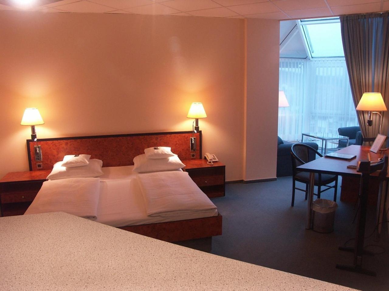 Hotel Arkadia Friedrichsdorf Exterior photo
