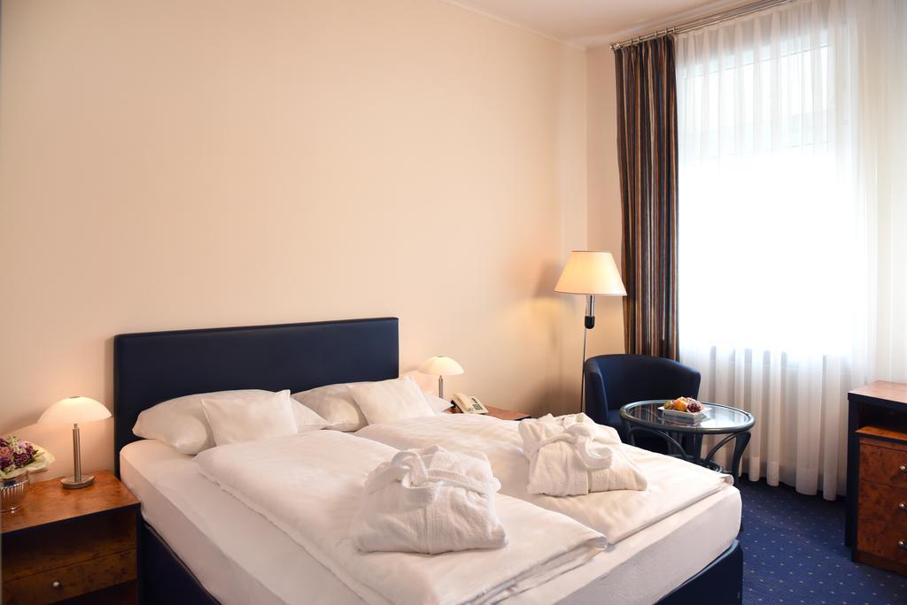 Hotel Arkadia Friedrichsdorf Exterior photo